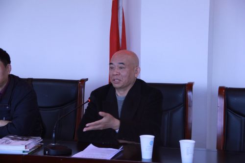 2、市餐协会长张丰贵在研讨会上讲话